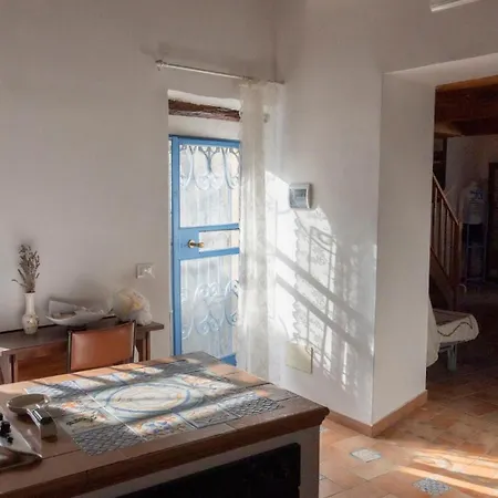 Sotto L'arco